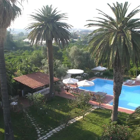 Ξενοδοχείο Oasis 2*