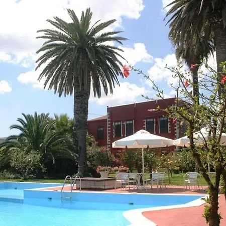 Готель Oasis Chania (Crete)
