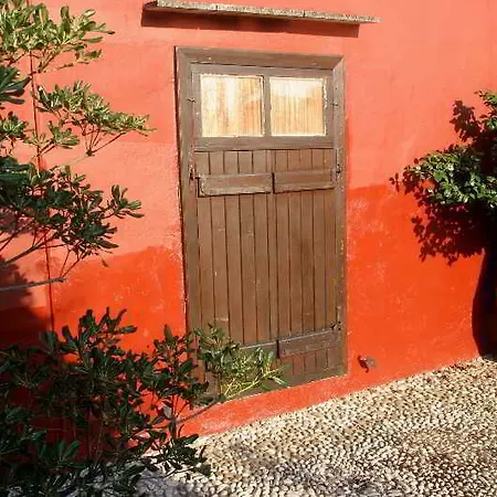 Готель Oasis Chania (Crete)