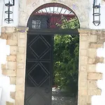 Oasis Hotel
