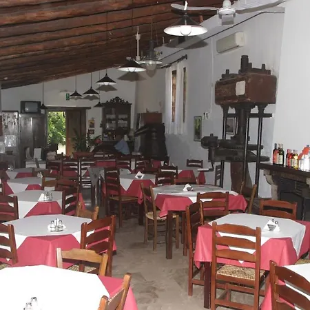 Oasis فندق خانيا